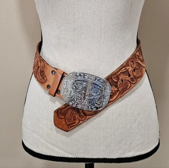 Vintage  Western Embossed Tooled Leather  Floral Name Peggy Metal Buckle  Belt Genuine Full Grain Western Floral Engraved Tooled Leather  main image 4